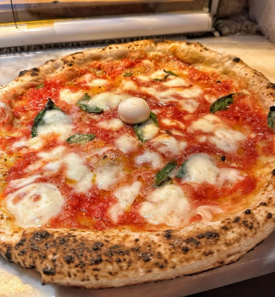 the best neapolitan style pizza in milan made by sorbillo